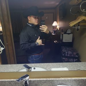 Meet your Posher, Christian